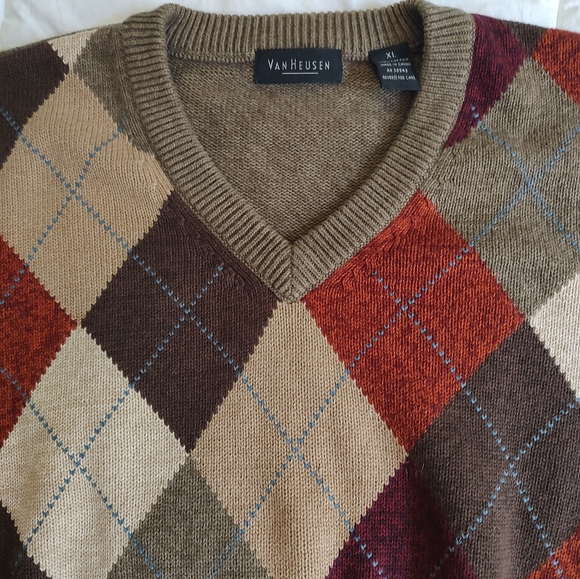 Van Heusen argyle sweater. Size XL. - Picture 2 of 8